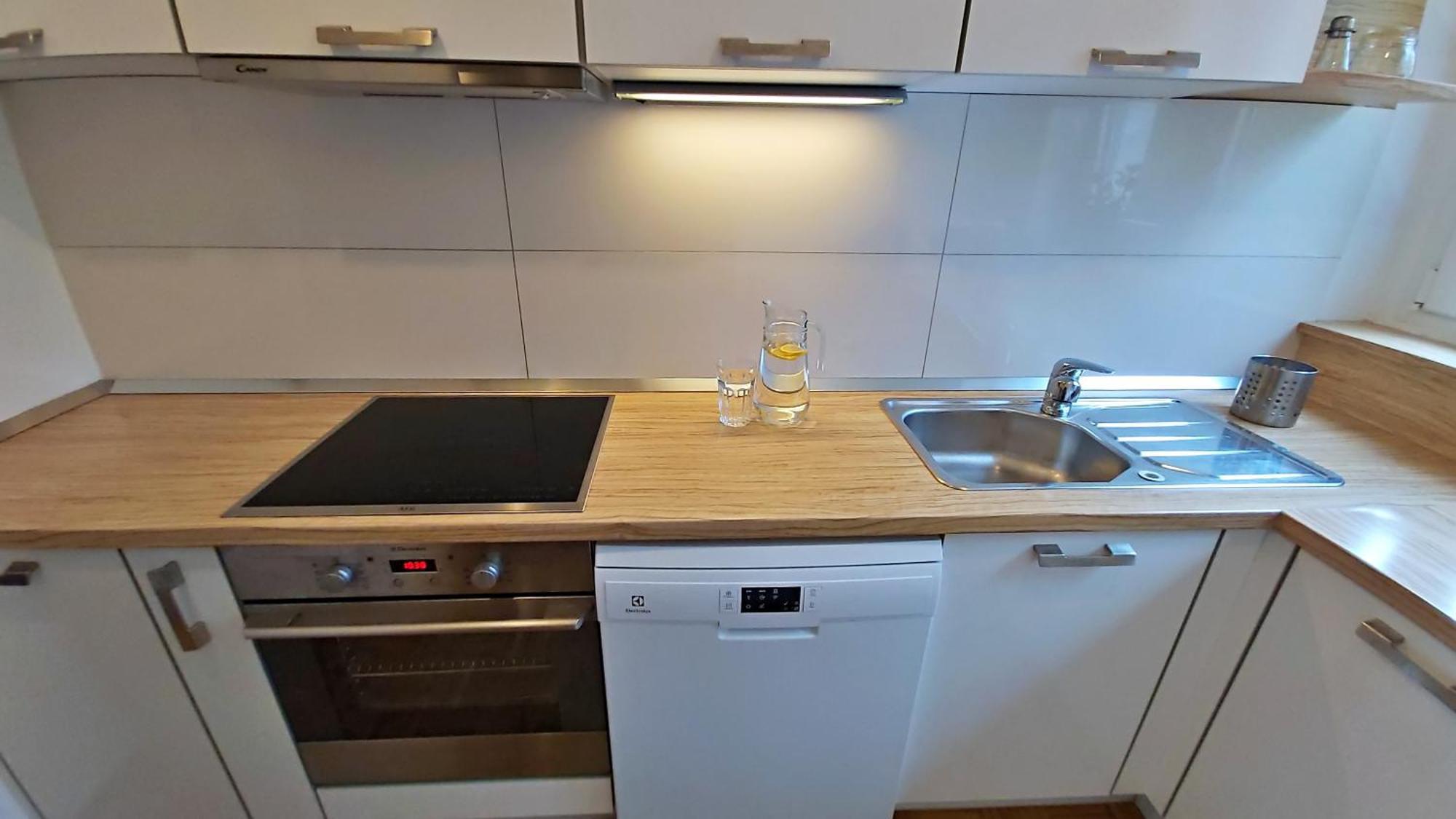 Apartment Anita أوميس الغرفة الصورة