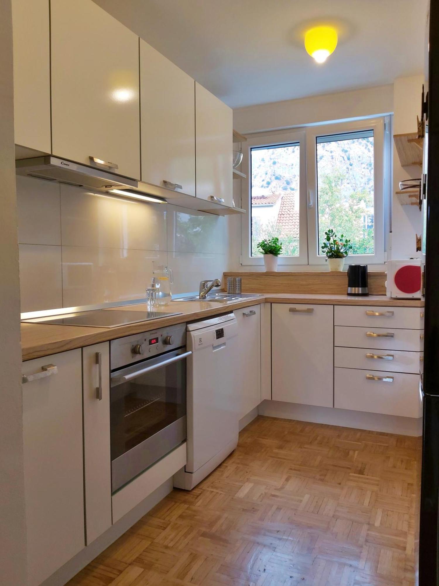 Apartment Anita أوميس الغرفة الصورة